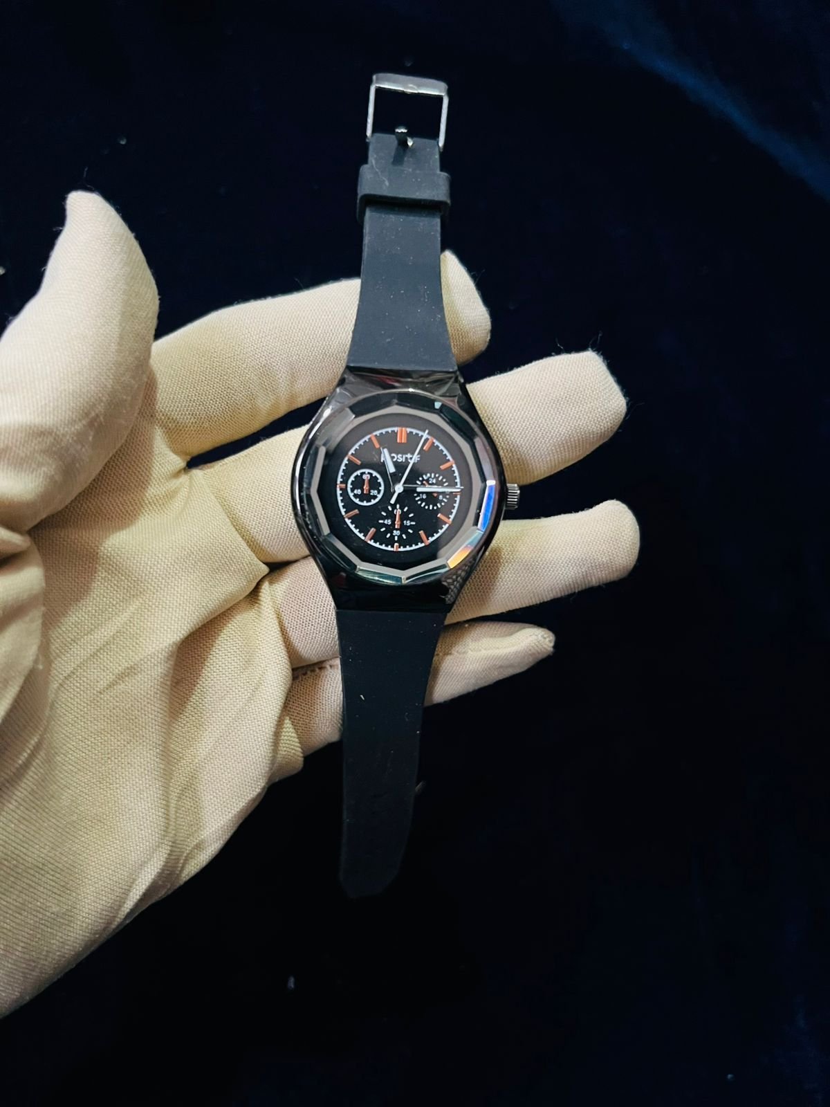 WhatsApp-Image-2025-12-21-at-9.01.38-PM.jpeg Modern Ladies Watch Rubber Strap Black Dial - Image 1