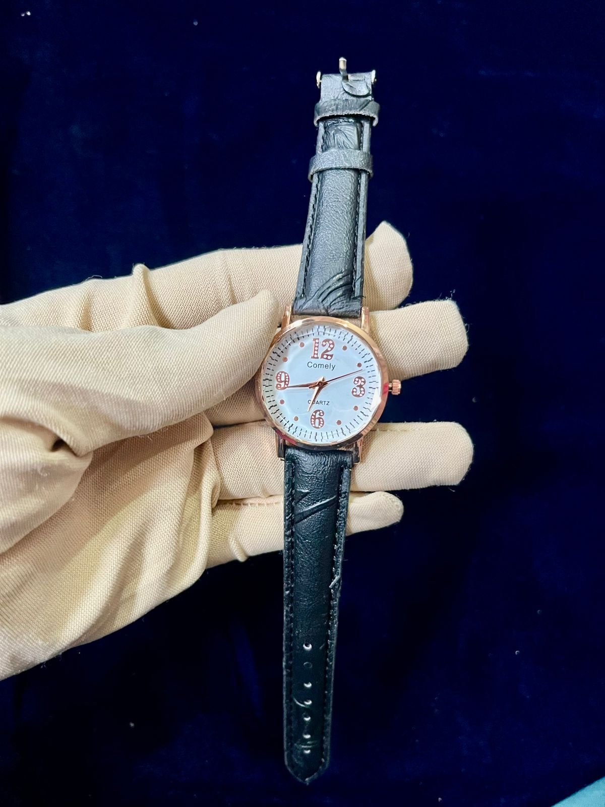 WhatsApp-Image-2025-12-21-at-9.08.35-PM-1.jpeg Ladies Classic Watch Minimal Dial - Image 1