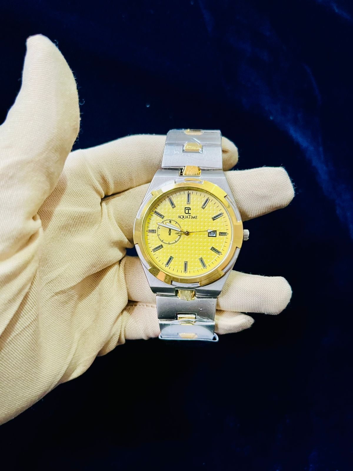 WhatsApp-Image-2025-12-22-at-9.06.26-PM-1.jpeg Men Premium Watch Yellow Dial Steel Chain - Image 1